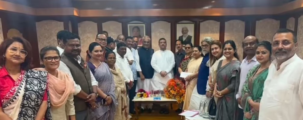 শুভেন্দুর সঙ্গে মেগা বৈঠকের পরই বড় ধামাকা! ২০ অগাস্টের মধ্যে সমাধান, আরও ২ সাংসদ যোগ দিচ্ছেন NCPI-তে?