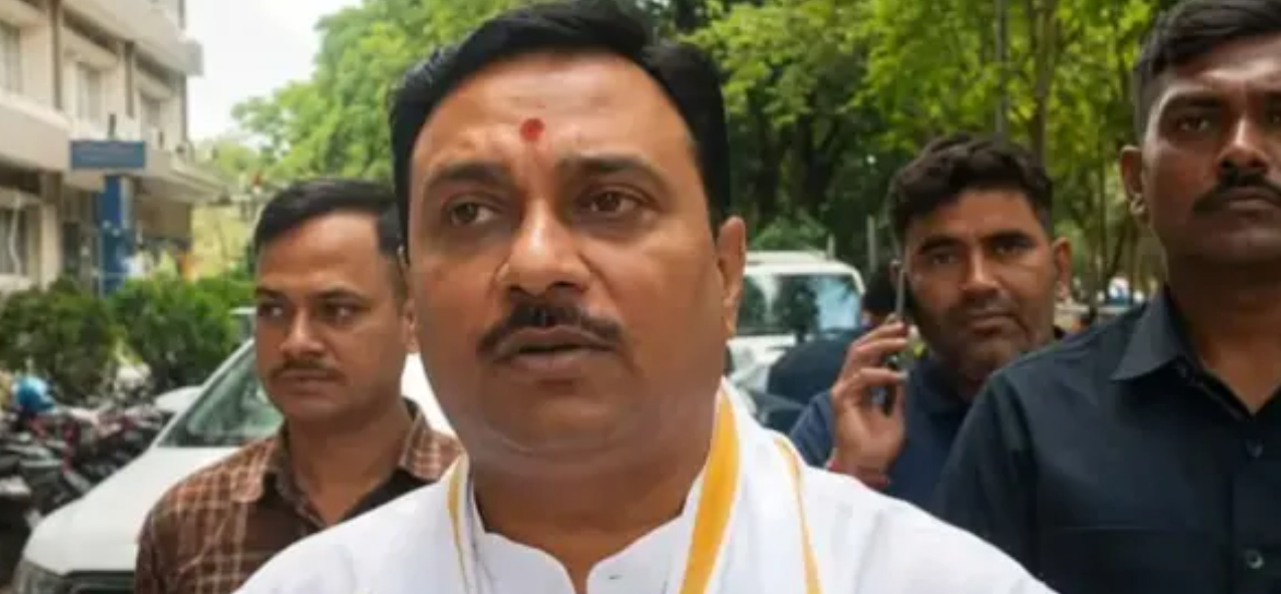 হাওড়ার জমা জলে করুণ মৃত্যু, প্রশাসনের আশ্বাসে কি কাটবে ভোগান্তি!