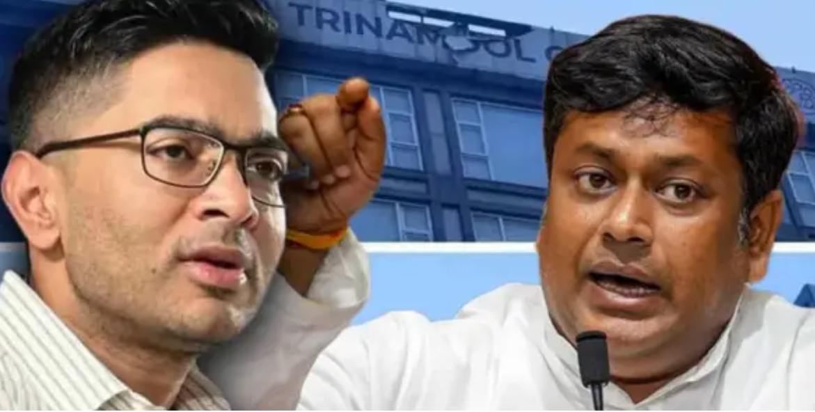 নিজেকে কি অক্ষয় কুমার ভাবছেন অভিষেক? ক্যামাক স্ট্রিটে বিলবোর্ড ভাঙাকে কেন্দ্র করে ধুন্ধুমার!