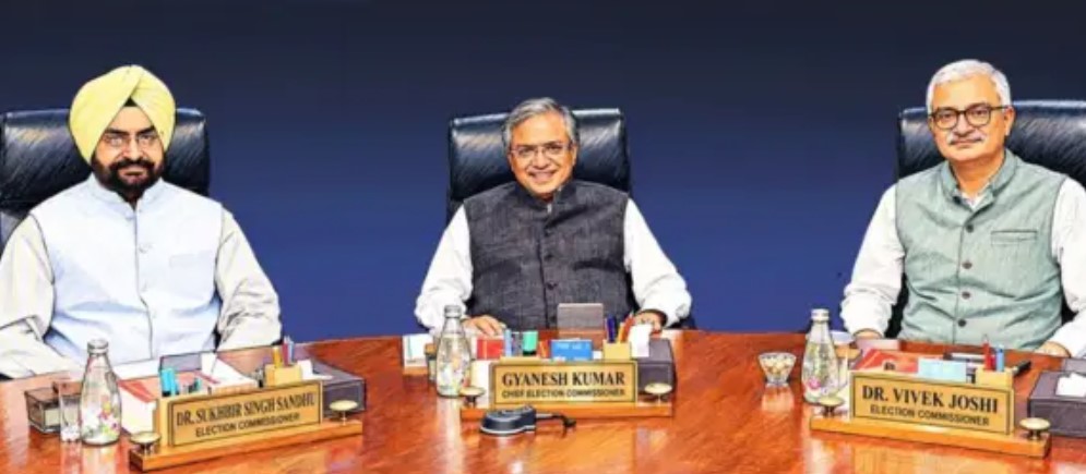 ‘অননুমোদিত ও বেআইনি পদক্ষেপ!’ সিইসি-র বিরুদ্ধে ক্ষোভ উগরে দিলেন সান্ধু ও যোশী ‘অননুমোদিত ও বেআইনি পদক্ষেপ!’ সিইসি-র বিরুদ্ধে ক্ষোভ উগরে দিলেন সান্ধু ও যোশী