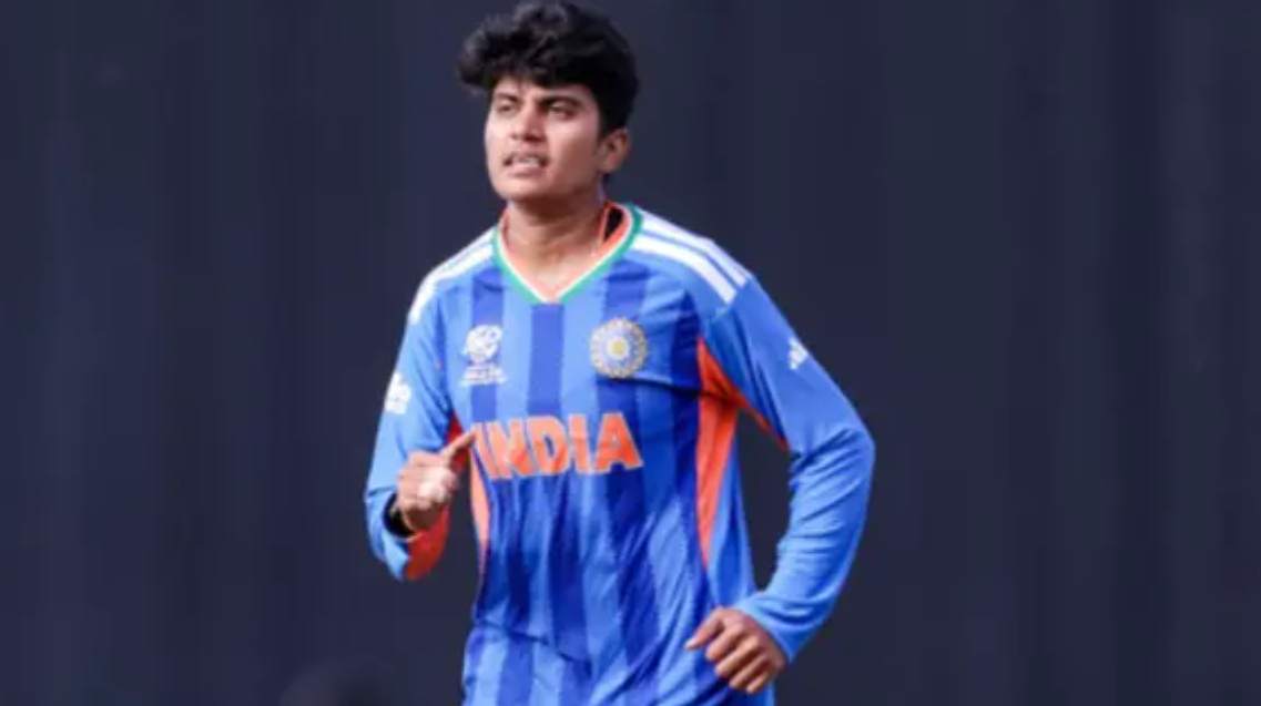 এশিয়া কাপে ইতিহাস গড়ে দীপ্তিকে টপকালেন চরণী, সামনে এবার পুনম যাদবের মহা-রেকর্ড!