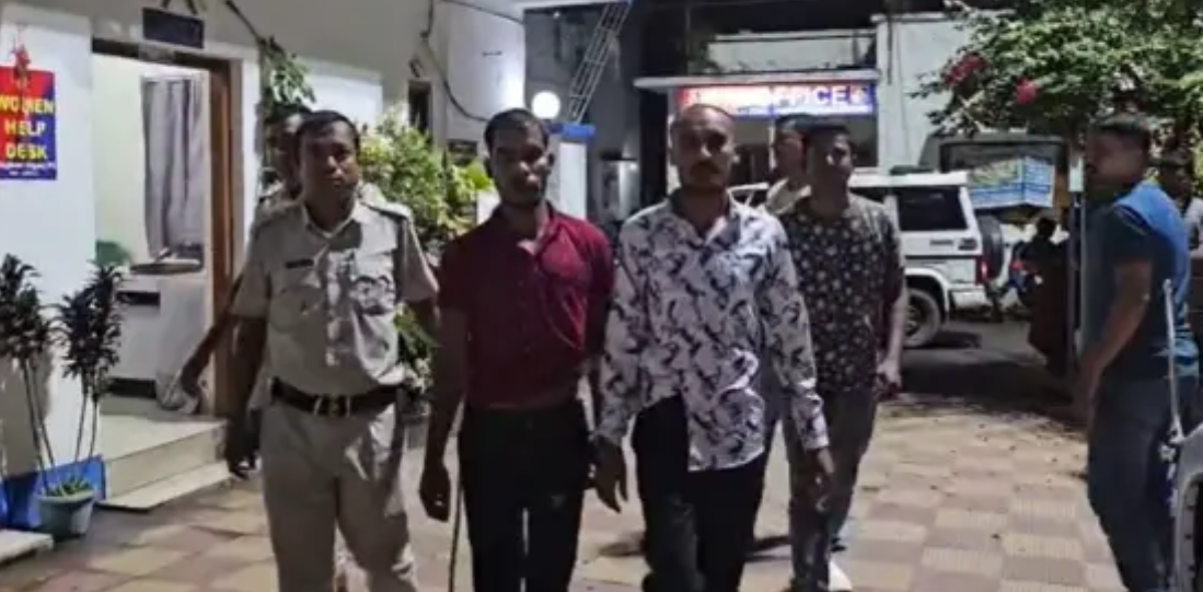 মুর্শিদাবাদে ধৃত দুই সন্দেহভাজন বাংলাদেশি, সীমান্ত পারাপারের নেপথ্যে বড় চক্র?