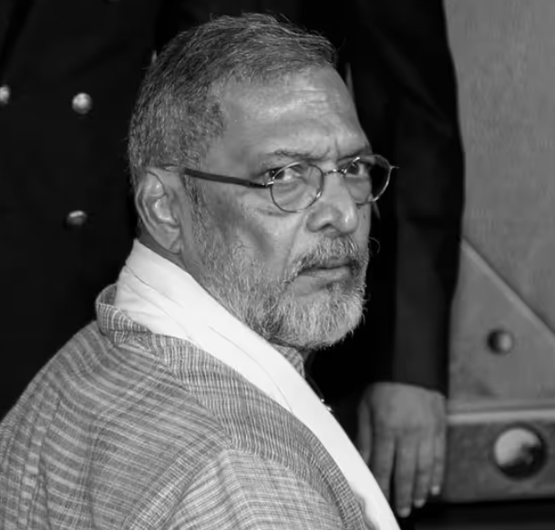হঠাৎ কী হলো নানা পাটেকরের! ৪৫ মিনিট চেষ্টা সত্ত্বেও ফিরিয়ে আনা গেল না বর্ষীয়ান অভিনেতাকে
