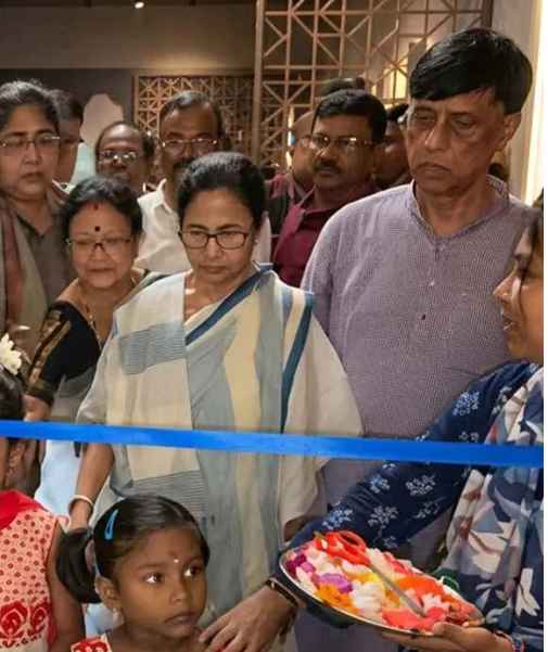 মণ্ডপের বাইরে মমতাকে হেনস্থার অভিযোগ! অকথ্য গালাগাল, শেষমেশ আটক সিভিক ভলান্টিয়ার