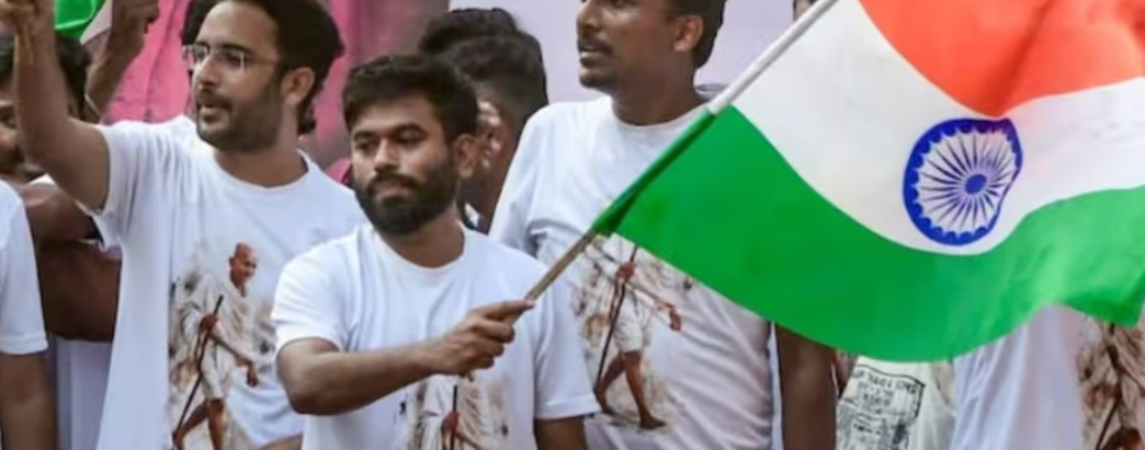 নম্বর প্লেটহীন গাড়ির তাড়া! আইবি নজরদারির চাঞ্চল্যকর অভিযোগে উত্তপ্ত রাজনৈতিক মহল